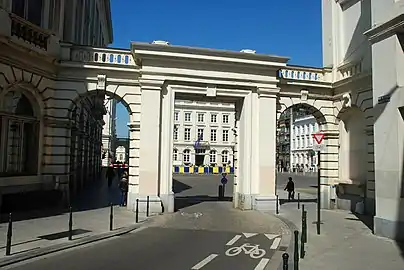 Portico of the Rue de Namur/Naamsestraat