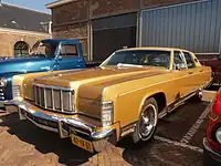 1975-1976 Lincoln Continental Town Car