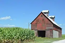 Cornfield and grain crib on E100N